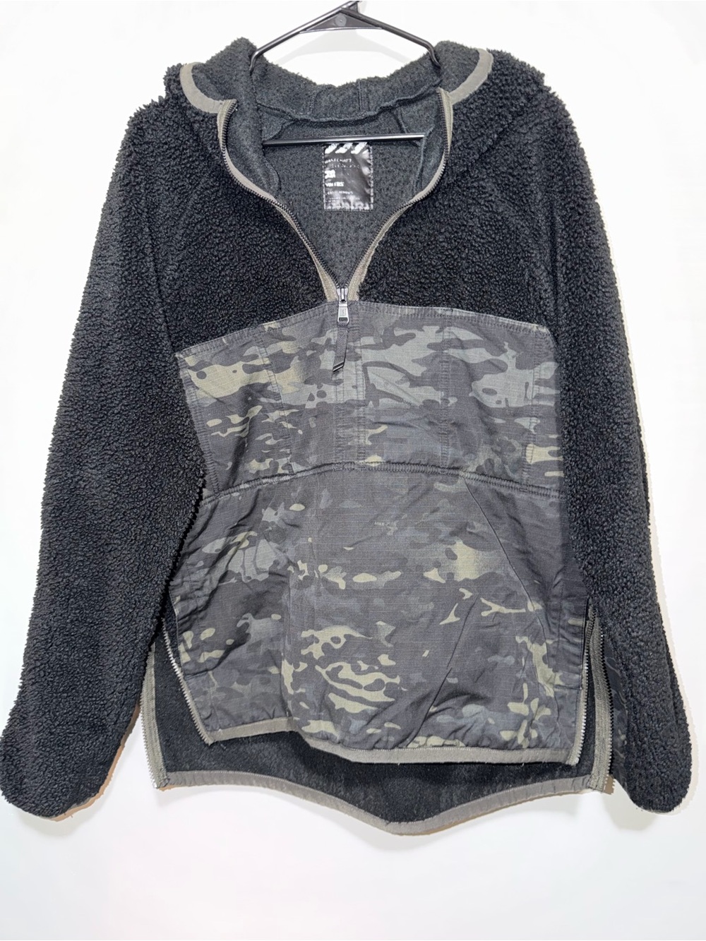 Viktos Men’s Large Sherpa Camo Quarter Zip Hoodie